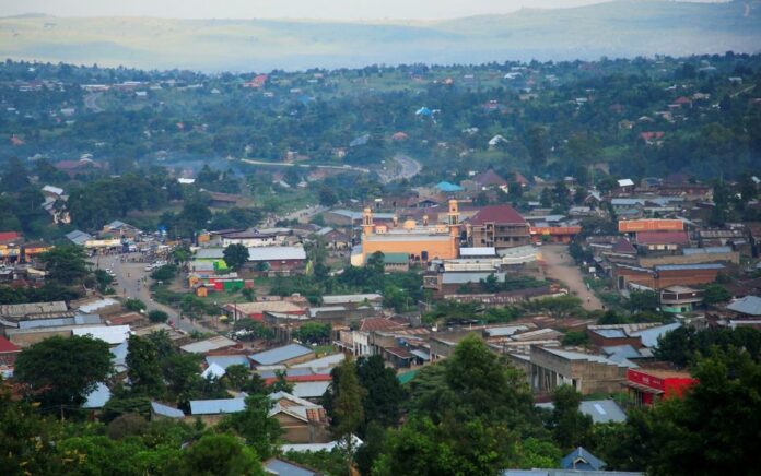 Pemandangan kota Bwera dekat perbatasan dengan Republik Demokratik Kongo di Bwera, Uganda, 14 Juni 2019. Foto: Reuters.