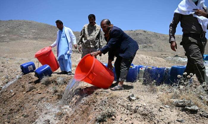 Agen Afghanistan Menuangkan 3.000 Liter Alkohol ke Kanal Kabul