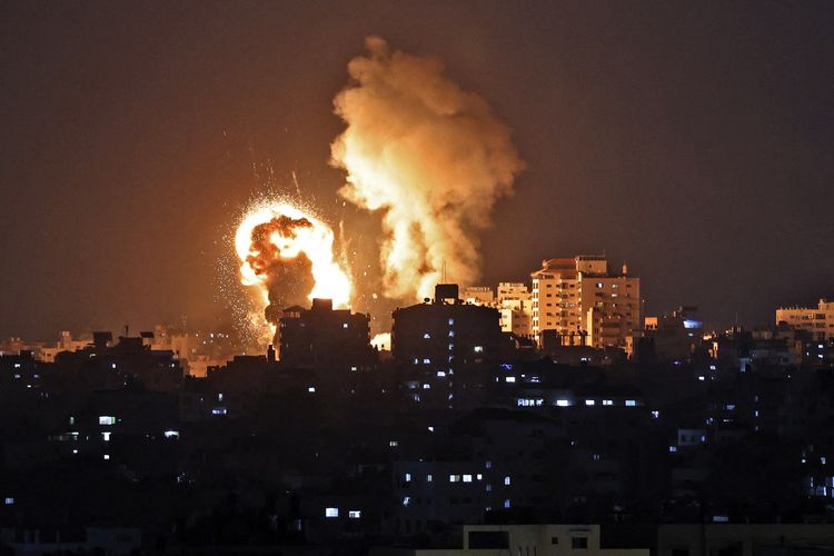 IDF Luncurkan Beberapa Serangan Pembalasan di Gaza Setelah Dua Roket Mendarat di Dekat Tel Aviv