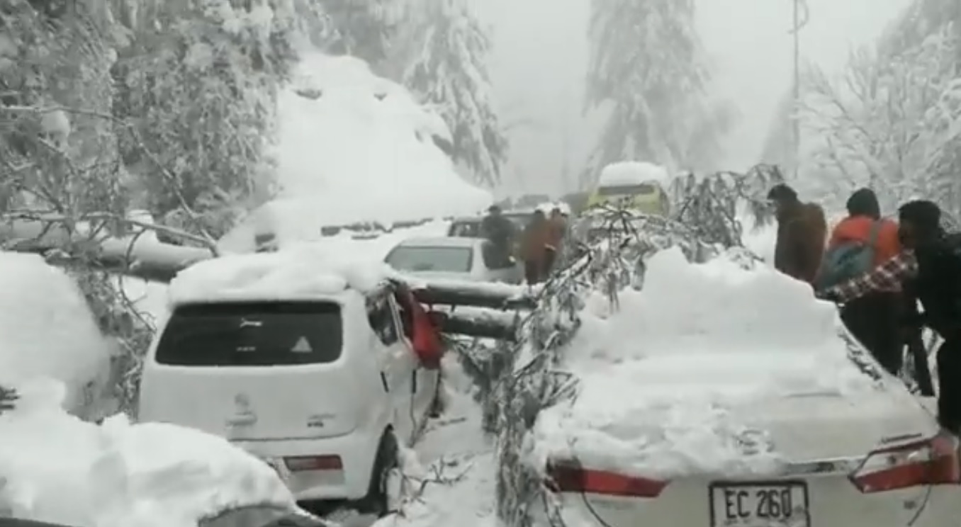 Suasana di Muree. Foto: Tangkapan Layar Twitter @Kazmiwajahat.