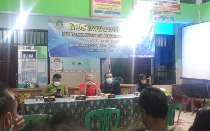 Bernuansa Politis, Sekdes Sekarkurung Diduga Ambil Alih Kewenangan Jelang Pilkades