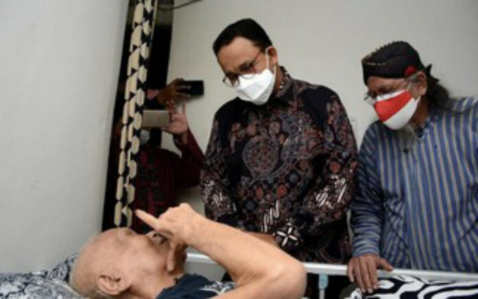 Bolak Balik Rumah Sakit, Anies Jamin Biaya Perawatan Remy Sylado di RS Kelas VIP