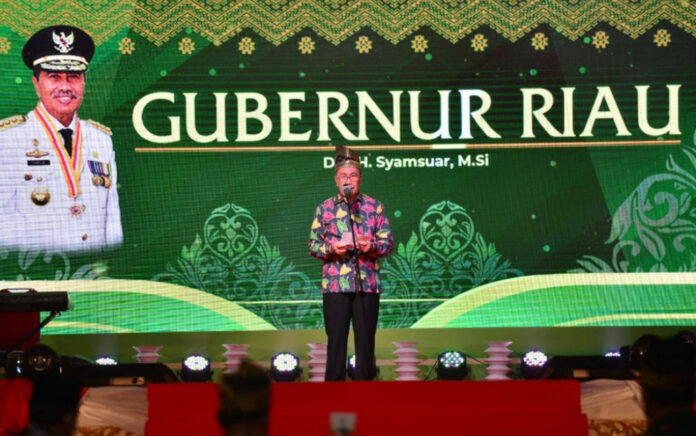 Gubernur Riau Terima Penghargaan sebagai Kepala Daerah Pendukung Gerakan Zakat Indonesia