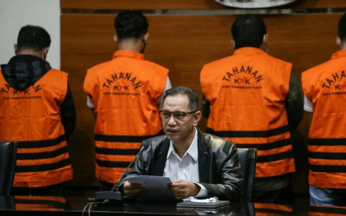 KPK Amankan Sejumlah Uang dalam OTT di Pengadilan Negeri Surabaya