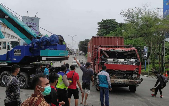 Kecelakaan Simpang Muara Rapak, Balikpapan, Kalimantan TImur,