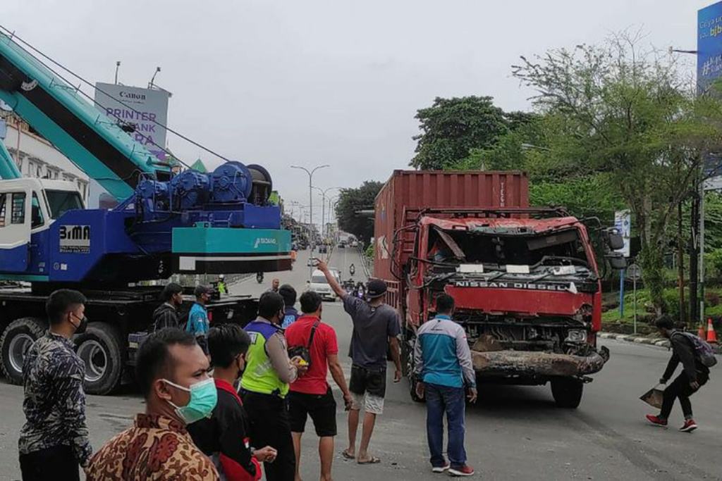 Kecelakaan Simpang Muara Rapak, Balikpapan, Kalimantan TImur,