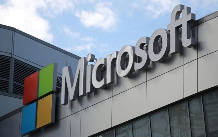Logo Microsoft terlihat di Los Angeles, California AS, 7 November 2017. Foto: Reuters.