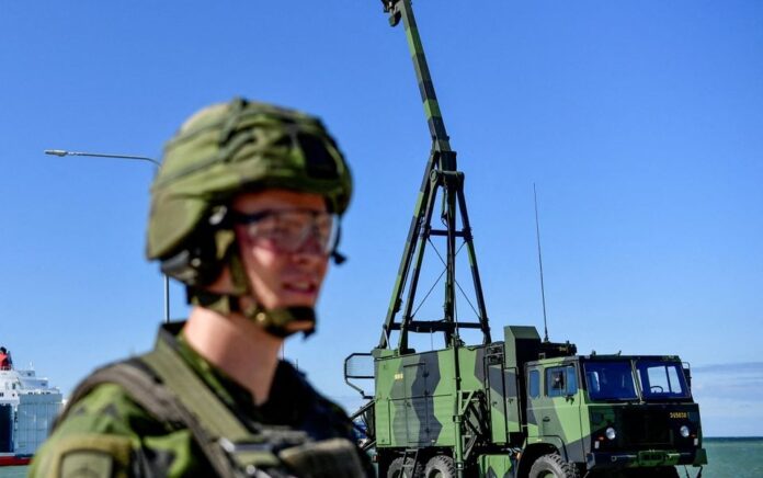 Tentara Swedia terlihat di Visby, Swedia 1 Juli 2019. Foto: Reuters.