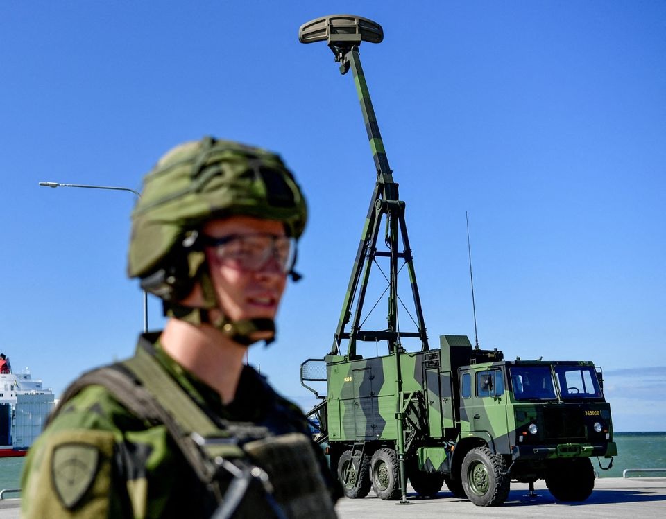 Tentara Swedia terlihat di Visby, Swedia 1 Juli 2019. Foto: Reuters.