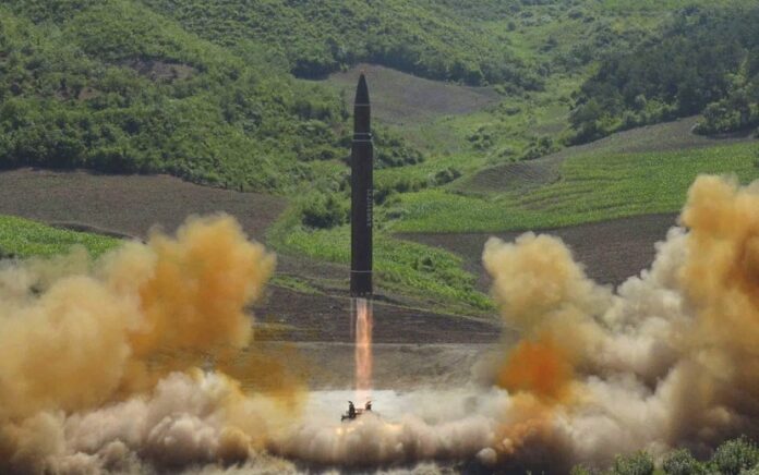 Jelang Latihan Militer Gabungan Korea Selatan dan AS, Korea Utara Tembakkan Rudal Kelas ICBM, Jepang Mencak-mencak