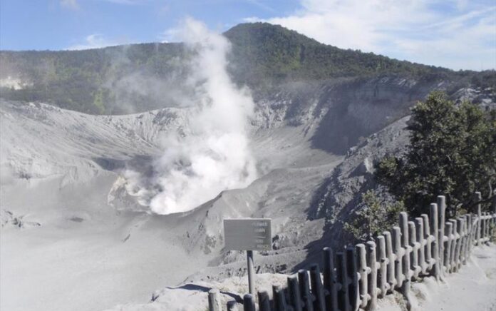 Gunung Tangkuban Perahu