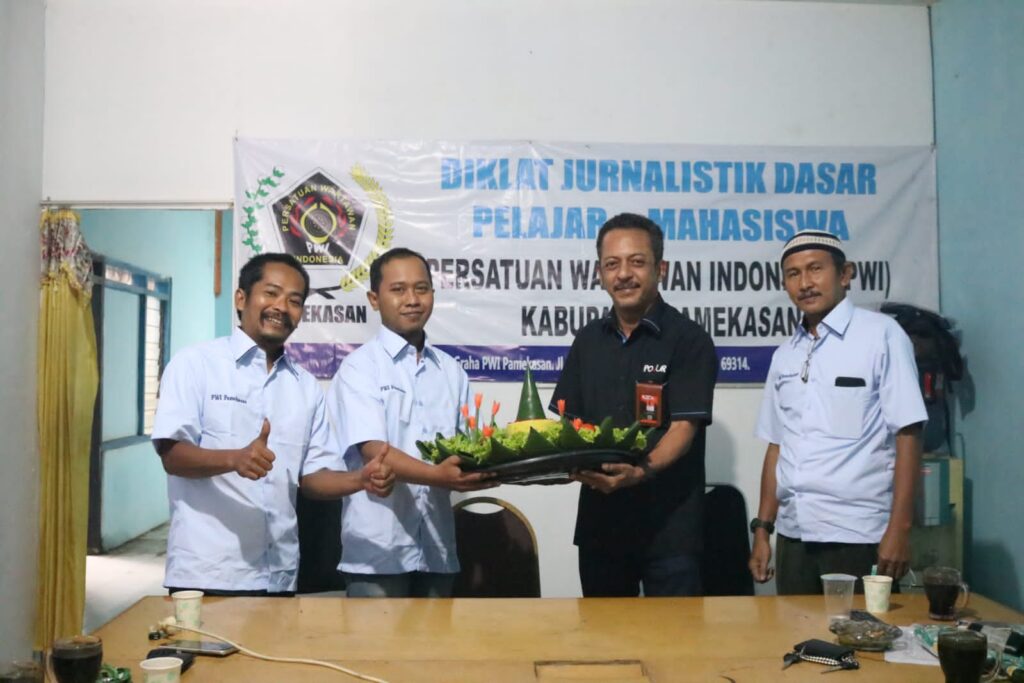 HPN 2022, Madura United Tumpengan Bareng PWI Pamekasan