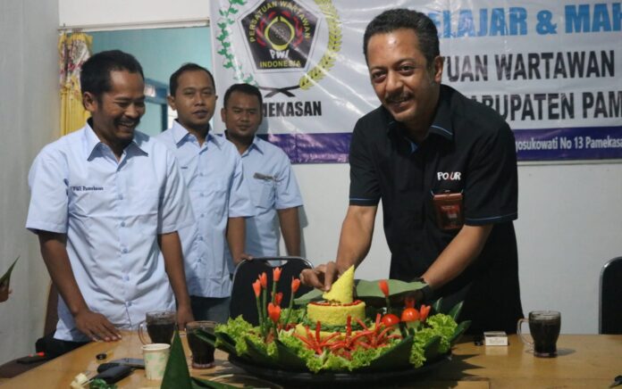 HPN 2022, Madura United Tumpengan Bareng PWI Pamekasan