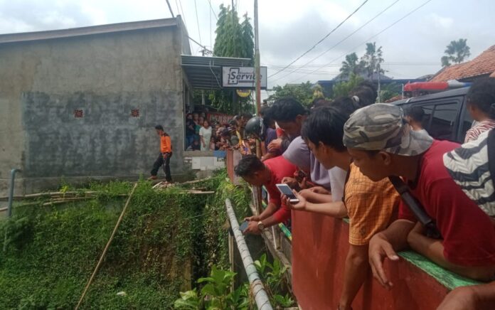 Geger, Warga Pamekasan Temukan Jasad Bayi Busuk di Kolong Jembatan