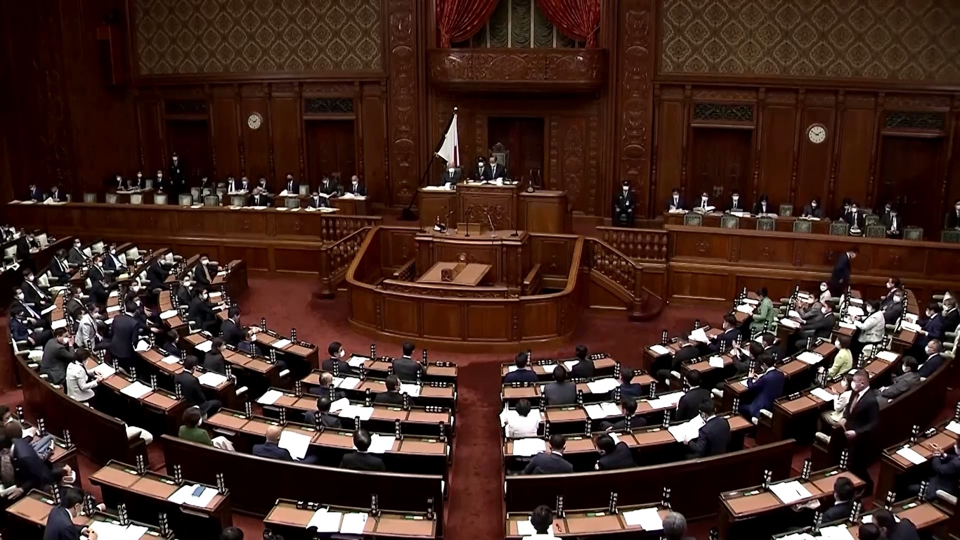 Rapat Parlemen Jepang untuk mengadopsi resolusi HAM di China, Selasa 1 Februari 2022. Foto: Reuters.