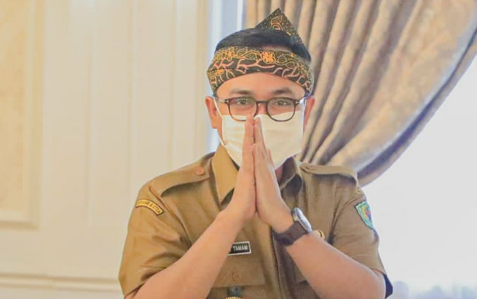 Bupati Pamekasan Minta Guru Jadi Suri Teladan Anak Didik