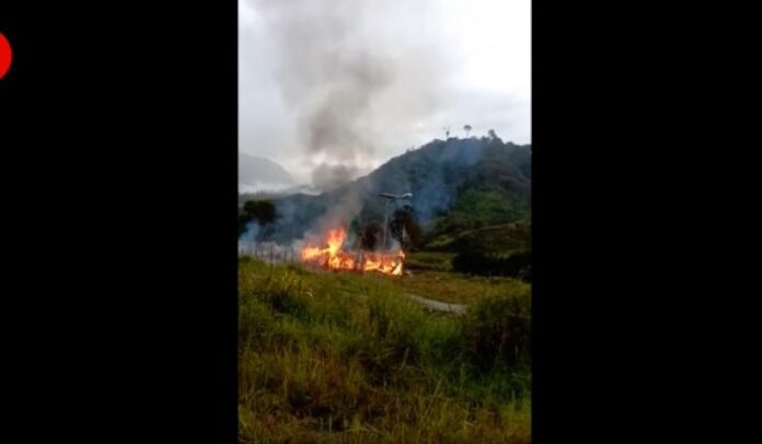 Pantauan Drone TNI, 7 Orang KST Papua Bawa Senjata Api