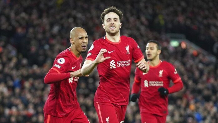 Liverpool terus menuju puncak klasemen