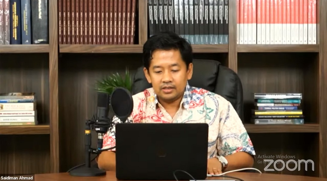 Manager Program Saiful Mujani Research and Consulting (SMRC), Saidiman Ahmad sampaikan rilis hasil survei terbaru SMRC secara daring melalui channel YouTube SMRC TV.