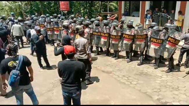 Posting Video Penangkapan Warga Wadas, Akun Instagram LBH Yogyakarta Hilang