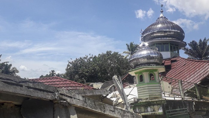 7 Warga Meninggal Akibat Gempa di Sumbar