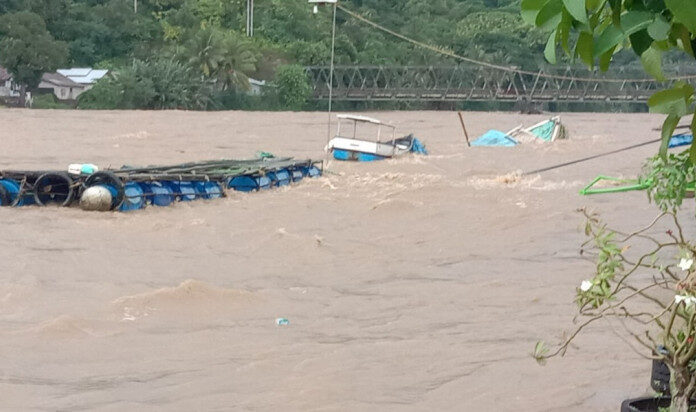 Banjir dengan tinggi muka air (TMA) 100-150 sentimeter (cm) merendam tiga desa dan satu kelurahan di Kabupaten Manggarai, Nusa Tenggara Timur (NTT) pada hari Sabtu (26/2). (Foto: BPBD Kabupaten Manggarai)