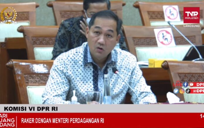 Menteri Perdagangan (Mendag) Muhammad Lutfi dalam Rapat Kerja Komisi VI DPR RI, terkait Pembahasan Mengenai Harga Komoditas dan Kesiapan Kementerian Perdagangan dalam Stabilisasi Harga dan Pasokan Barang Kebutuhan Pokok Menjelang Puasa dan Lebaran, Kamis, 17 Maret 2022. (Foto: Tangkap Layar)