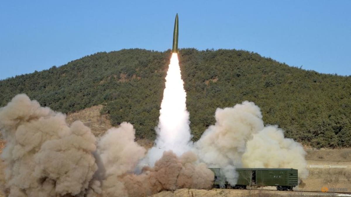 Korea Utara Luncurkan Rudal Balistik Jarak Jauh ke Laut Jepang