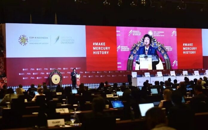 Menteri Lingkungan Hidup dan Kehutanan, Siti Nurbaya membuka secara resmi Conference of the Parties to the Minamata Convention on Mercury (COP-4.2) di Nusa Dua, Bali, Senin (21/3). (Foto: Dok. KLHK)