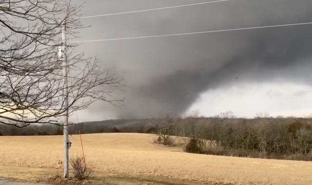 6 Orang Termasuk 2 Anak-anak Tewas Akibat Tornado di Kota Winterset, AS