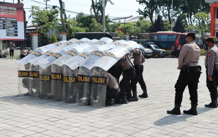 Jelang Pilkades Serentak, Ratusan Personel Polres Gresik Dibekali Latihan Dalmas