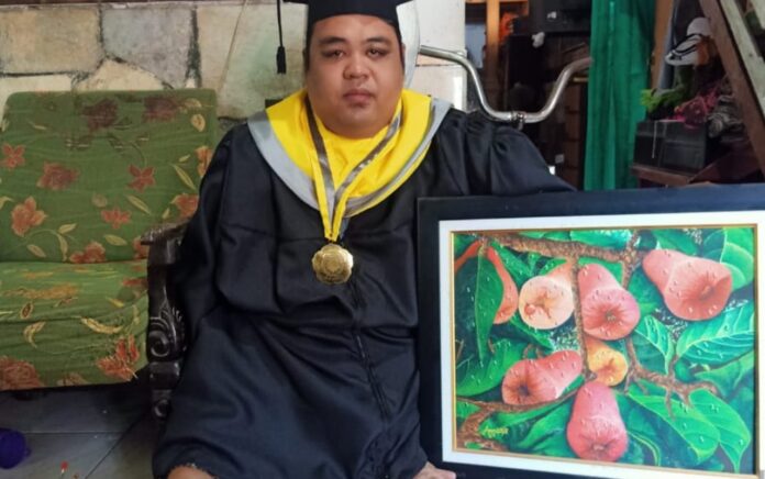 Kisah Aam, Mahasiswa Penyandang Disabilitas Raih Sarjana di UMG