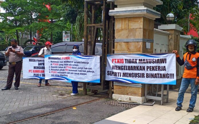 Karyawan KIG Luruk DPRD Gresik, Suarakan Hak Pesangon Pensiun Kerja Puluhan Tahun