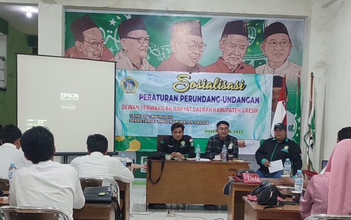 Sudah Dua Minggu, Nelayan Gresik Sulit Dapat BBM Solar