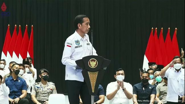 Presiden Jokowi di acara Apdesi yang disiarkan YouTube Setpres, Selasa (29/3). (Foto: Tangkap Layar)