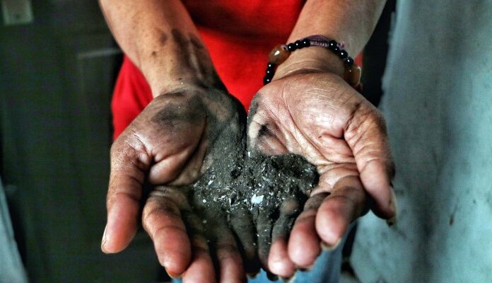 Polusi Batu Bara di Rusun Marunda Sebabkan Iritasi Mata Hingga Sesak Nafas