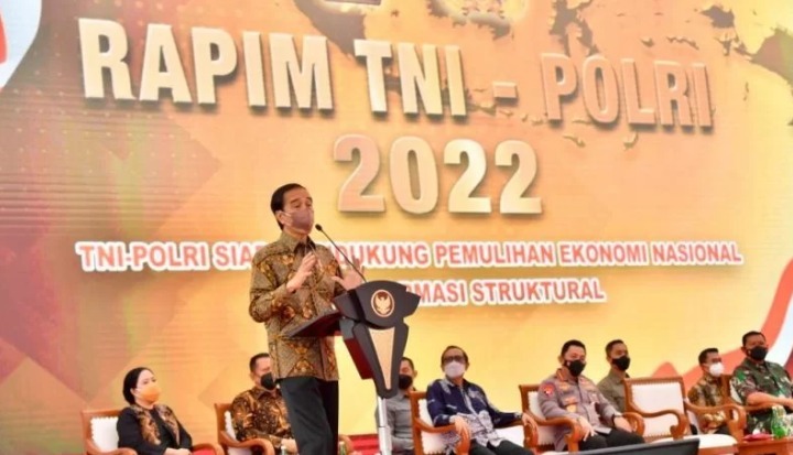 Presiden Sebut TNI-Polri Tidak Bisa Ikut dalam Demokrasi