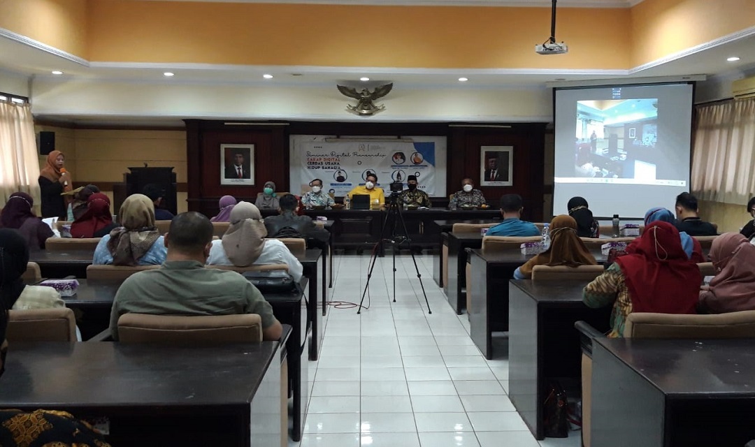 Suasana seminar nasional digital preneurship dengan tema “Cakap Digital, Cerdas Usaha, Hidup Bahagia” yang digelar Forum Indramayu Studi (FIS). (Foto: Istimewa)