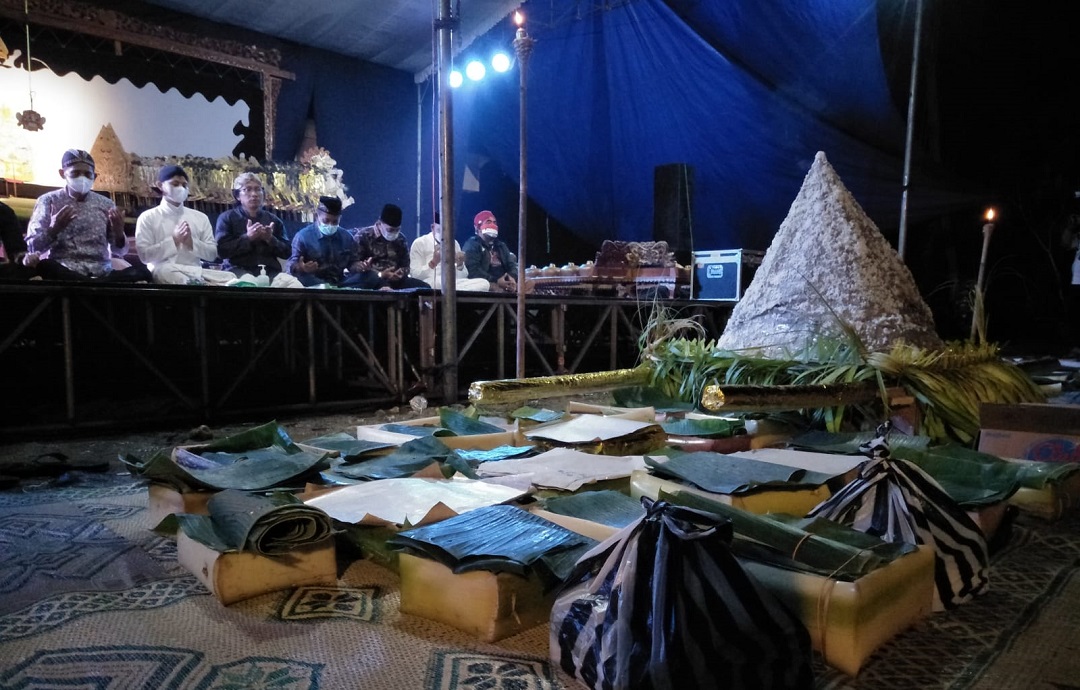 Masyarakat Desa Jajar, Trenggalek, Jawa Tengah, menggelar tradisi 'Megengan' dengan konsep pentas budaya. (Foto: Dokumen/Istimewa)