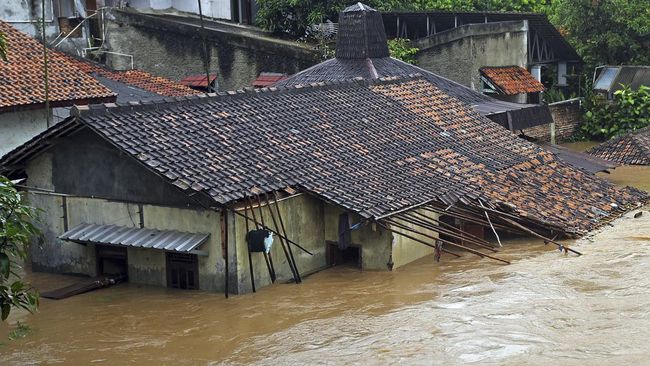 2.298 Rumah Terendam Banjir di Serang Banten