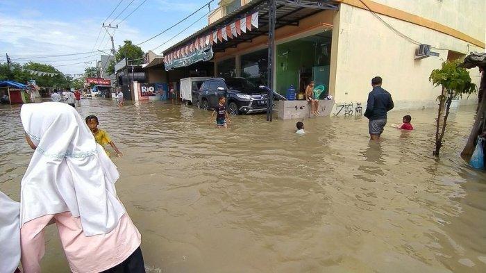 2.433 Rumah Terendam Banjir di Cirebon