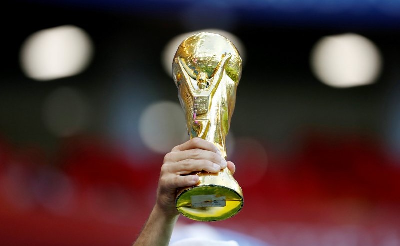 Louis van Gaal kritik keras pelaksanaan Piala Dunia 2022 (foto: istimewa)