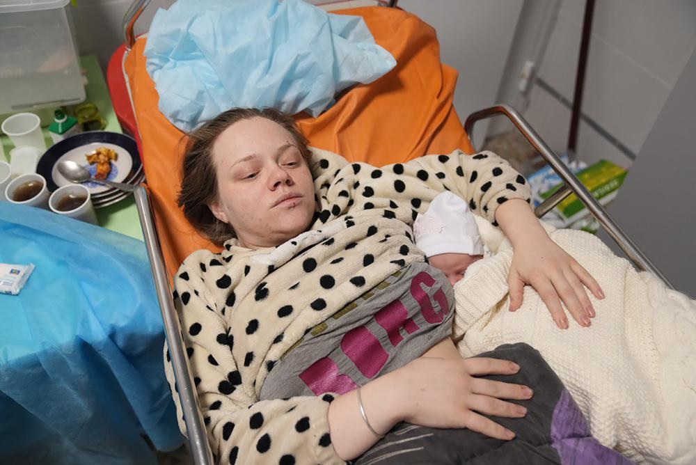 Serangan Rusia ke Rumah Sakit Bersalin Mariupol Tewaskan Wanita Hamil