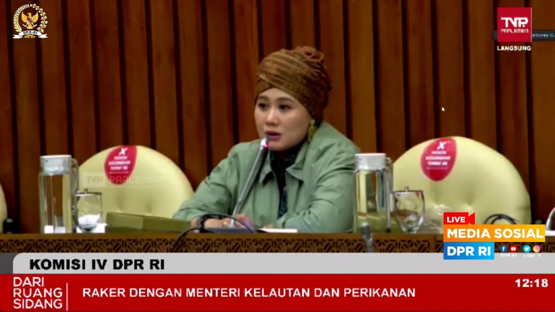 Anggota DPR RI Fraksi PKB Luluk Nur Hamidah dalam Rapat Kerja Komisi IV DPR RI dengan Kementerian Kelautan dan Perikanan Republik Indonesia (KKP RI), Rabu, 23 Maret 2022.