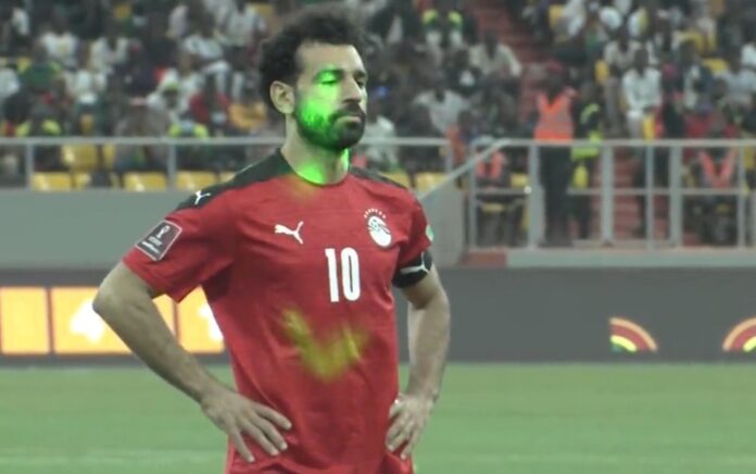 Mohamed Salah jadi korban serangan laser fans Senegal (Foto: Istimewa)