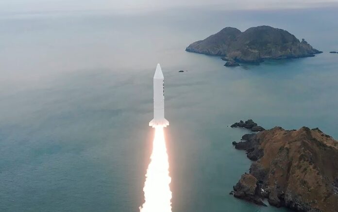 Uji Coba Roket Berbahan Bakar Padat Korea Selatan Berhasil
