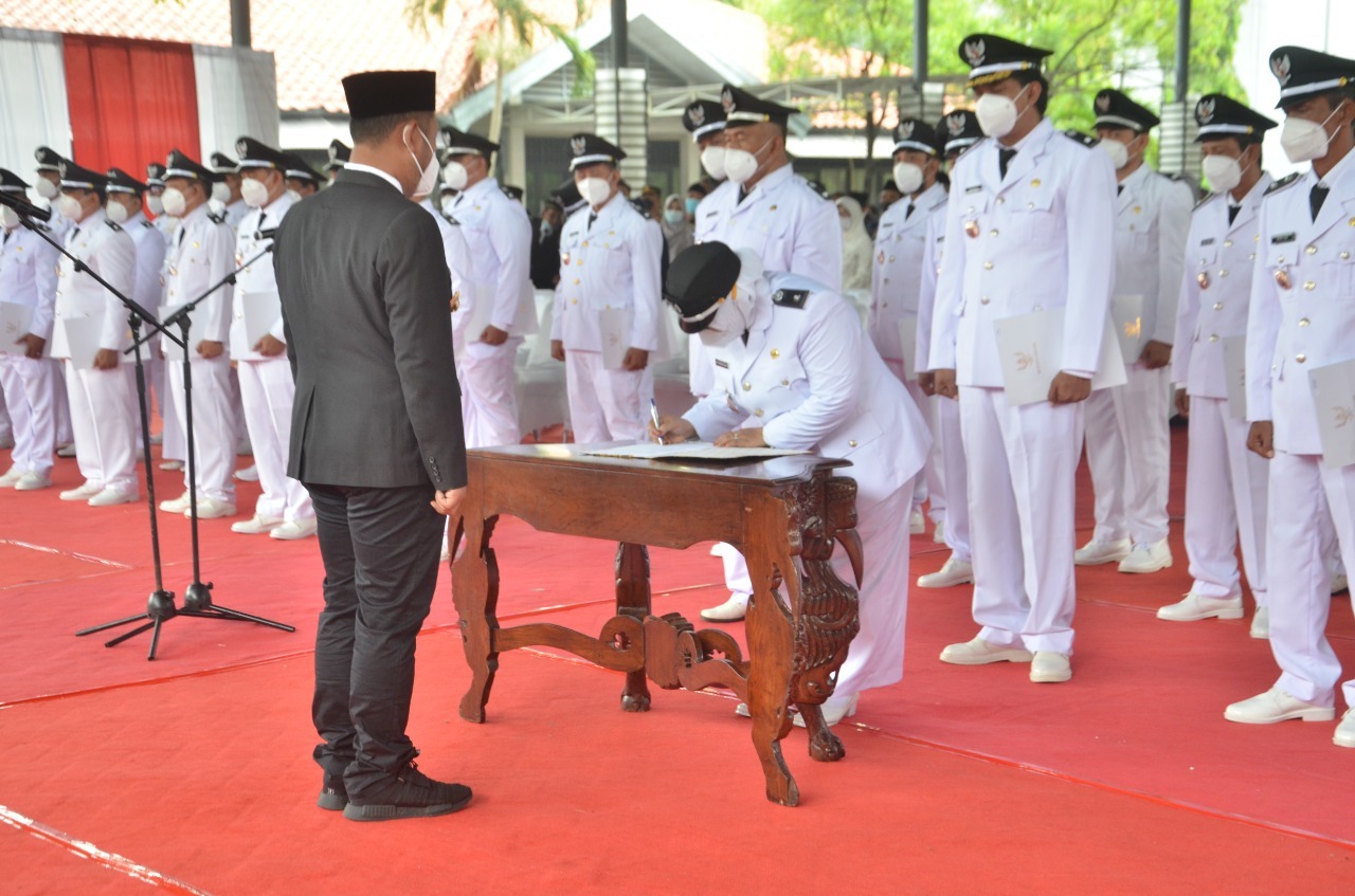 Bupati Gresik Lantik 47 Kades Terpilih, Titip Pesan Menohok