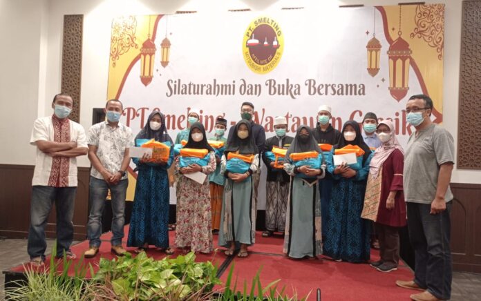 Sinergi Smelting Bareng Insan Pers di Gresik, Buka Bersama dan Santuni Anak Yatim