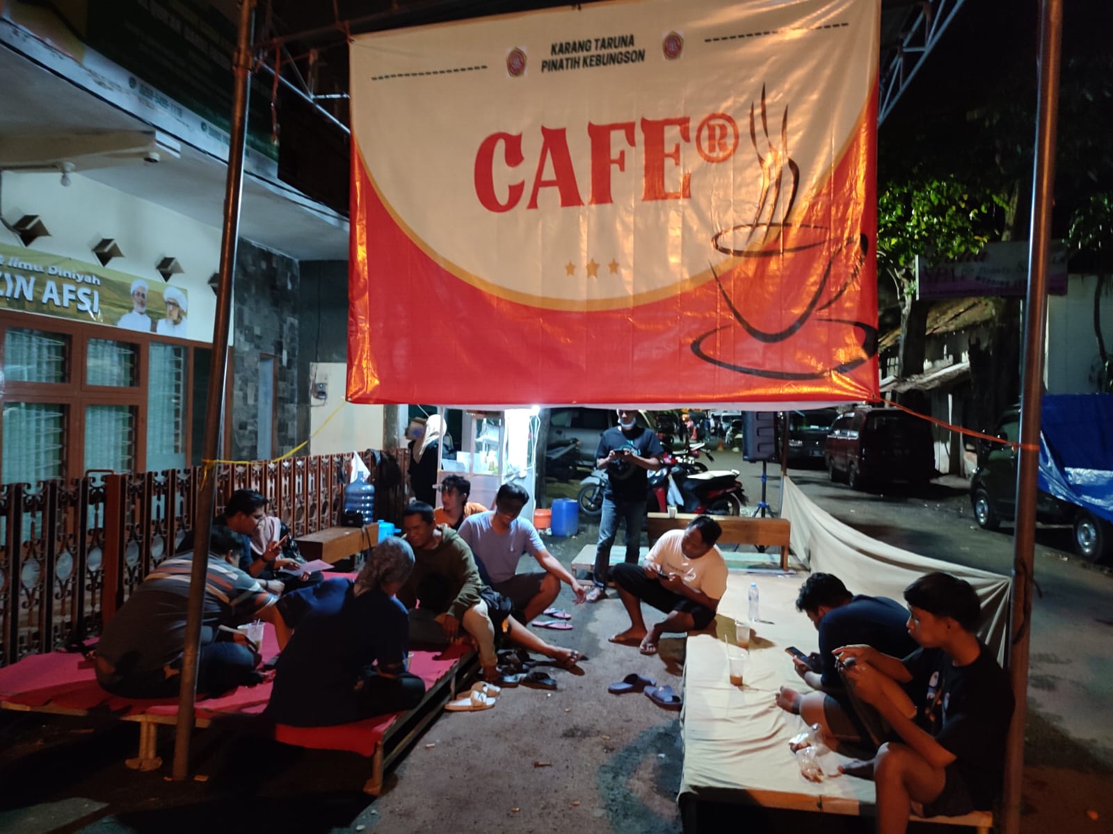 Ramaikan Tradisi Pasar Bandeng Gresik, Kartar Kebungson Hadirkan Cafe Millenial
