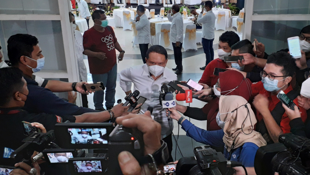Menteri Pemuda dan Olahraga (Menpora), Zainudin Amali menjawab pertanyaan wartawan usai 'Bincang Santai Tentang Olahraga', di kantor Kemenpora, Jakarta, Senin (18/4). (Foto: Beritabaru.co/M. Kholil Ramli)